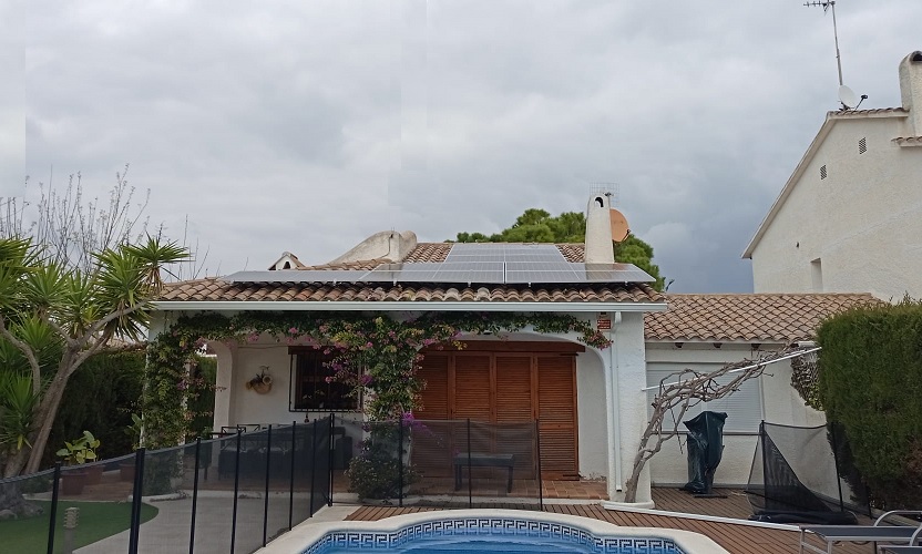 Fotovoltaica La Barquera (Roda)